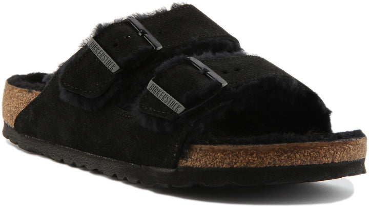 Birkenstock Arizona Shearling Sandale en daim à double lanière poure en noir
